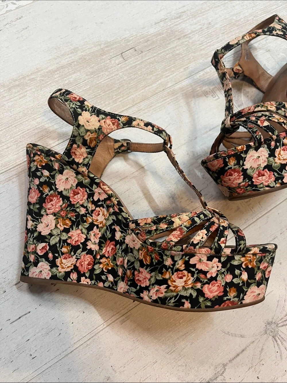 Jeffery Campbell Swan Song Floral Pront Wedges Size 40 US 9.5